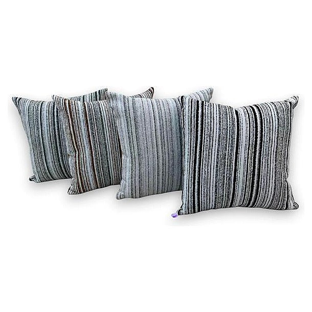 JJ53081 - ALMOHADONES DE RAYAS MULTICOLOR (300/1)