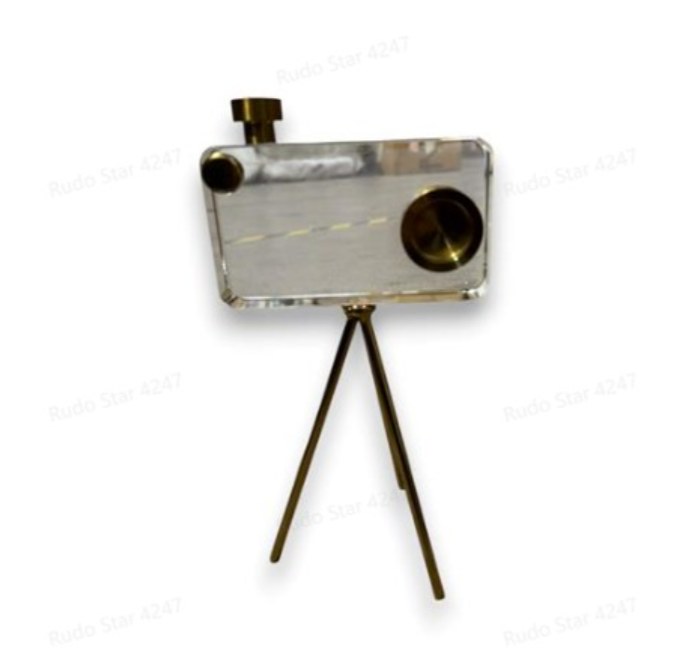 GY32-091 - LÁMPARA DECORATIVA CON TRÍPODE DORADO (12/1)